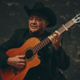 Eliades Ochoa